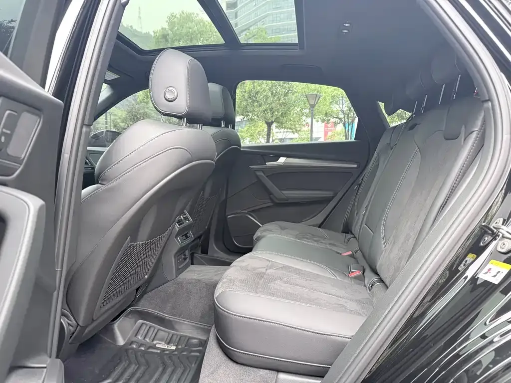 Audi Q5L Sportback — фото 8