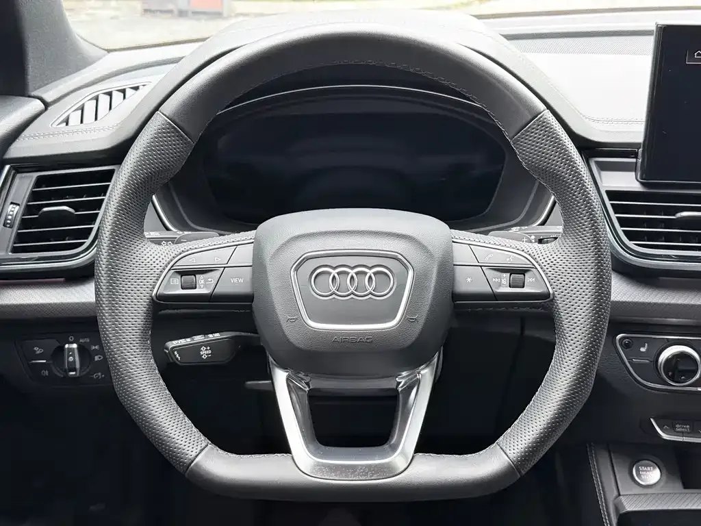 Audi Q5L Sportback — фото 7