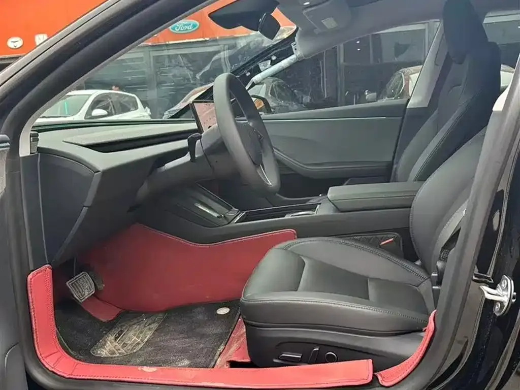 Tesla Model 3 — фото 2