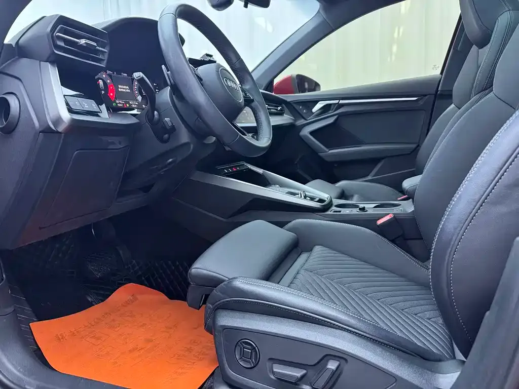 Audi A3 2023 из CN, фото 3