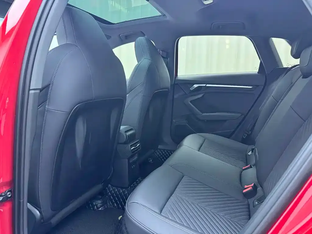 Audi A3 2023 из CN, фото 6