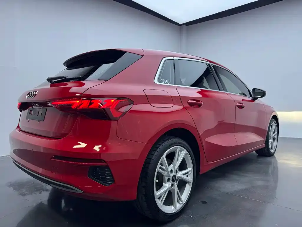 Audi A3 2023 из CN, фото 4