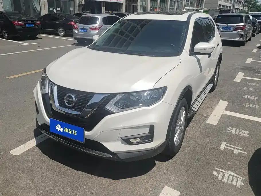 Nissan X-Trail — фото 1