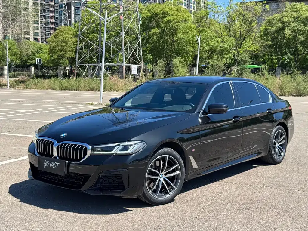 BMW 5 Series — фото 1