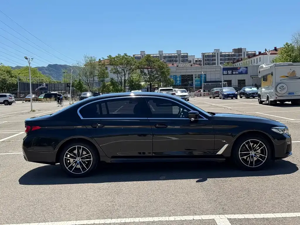 BMW 5 Series — фото 2