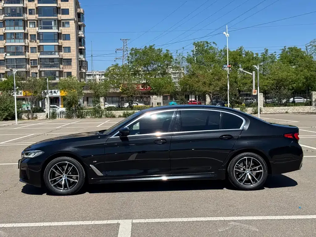 BMW 5 Series — фото 4
