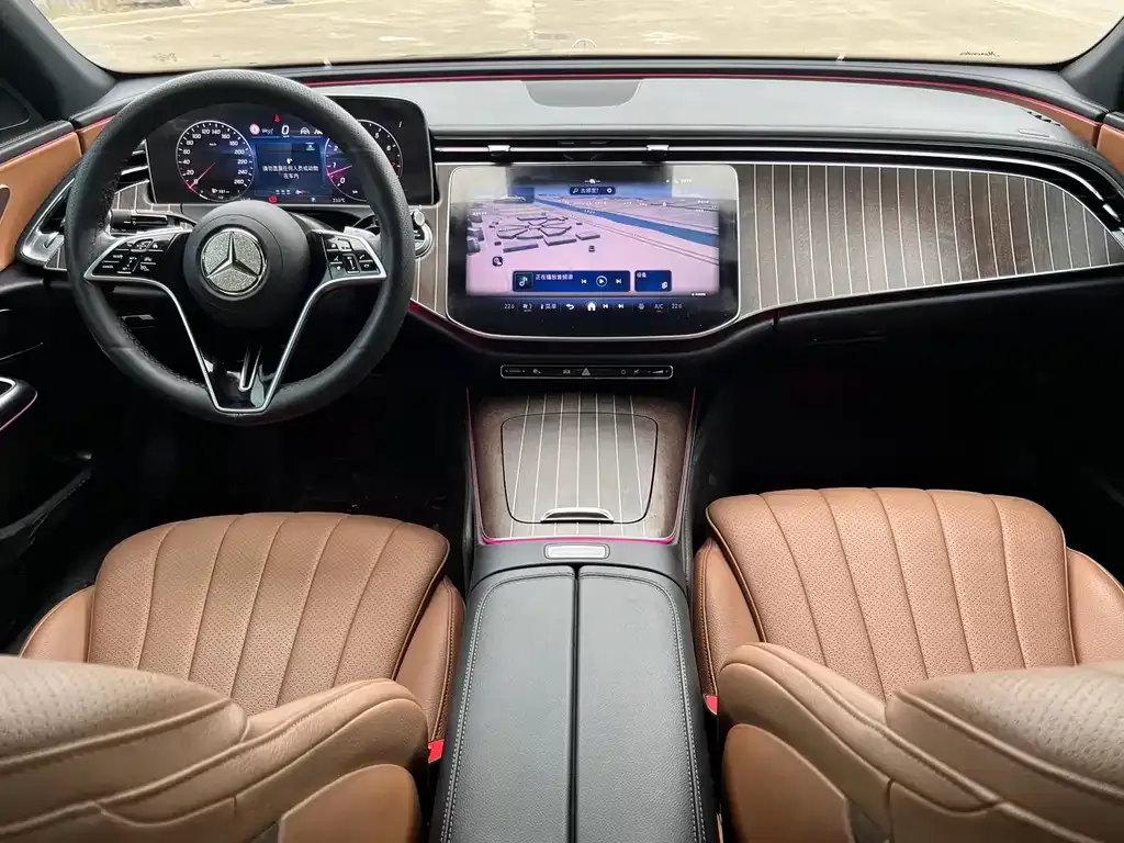 Mercedes-Benz E-Class — фото 10