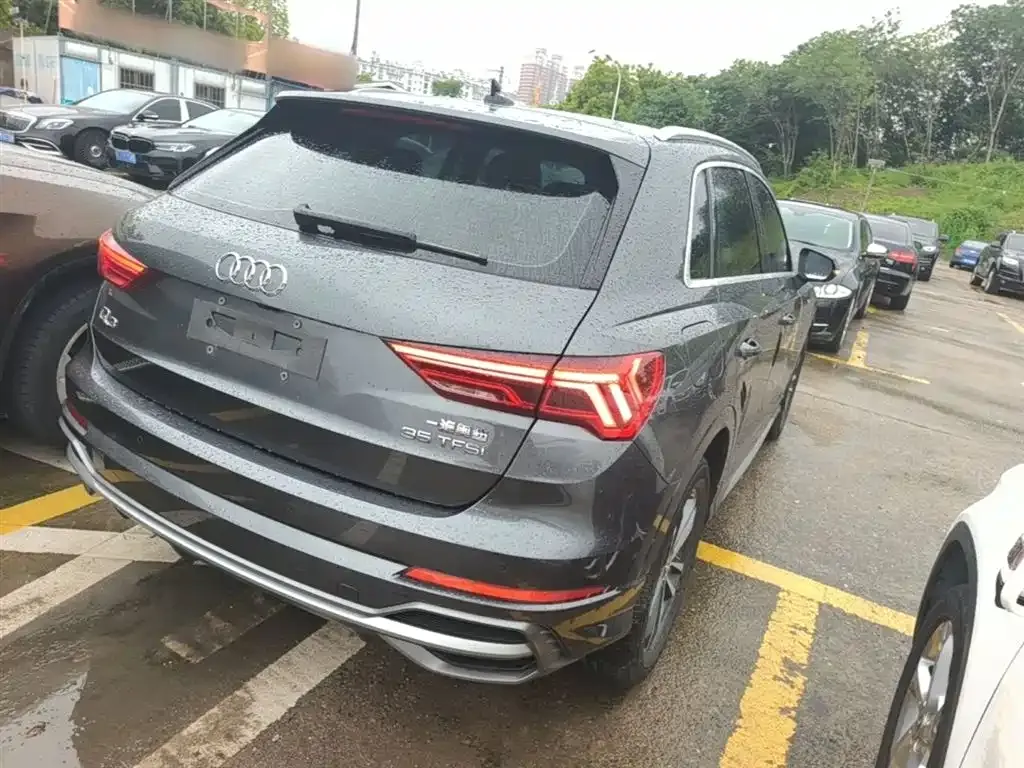 Audi Q3 — фото 10