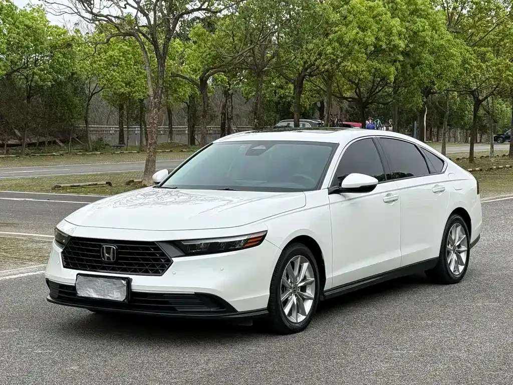 Honda Accord — фото 1