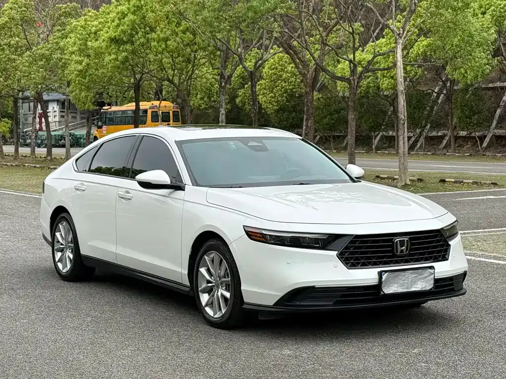 Honda Accord — фото 9
