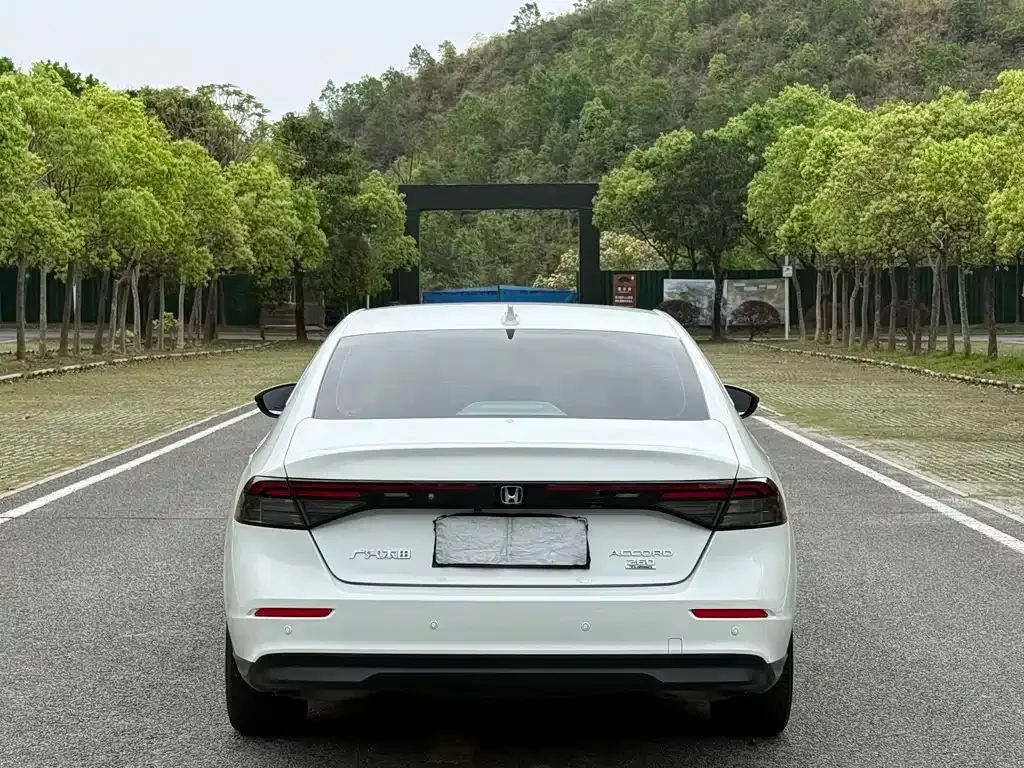 Honda Accord — фото 6