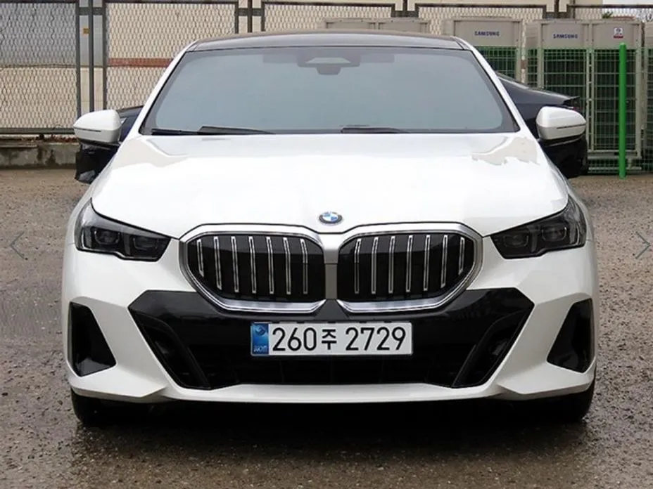 BMW 5-Series — фото 1