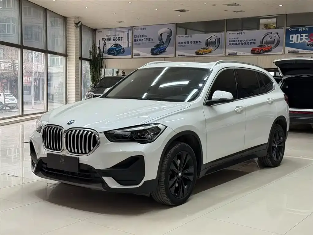 BMW X1 — фото 1