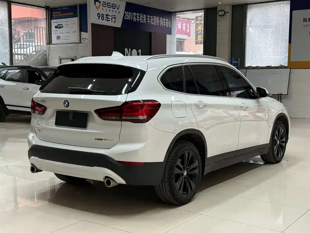 BMW X1 — фото 10