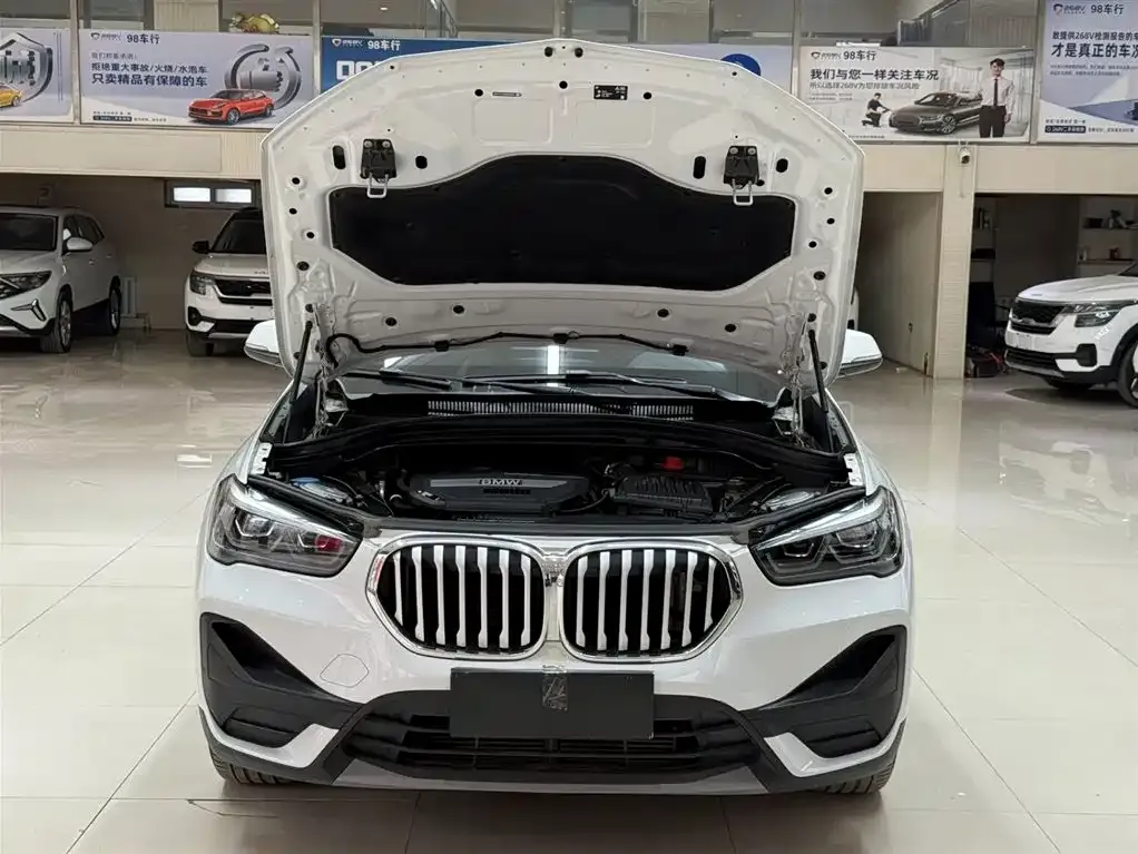 BMW X1 — фото 8