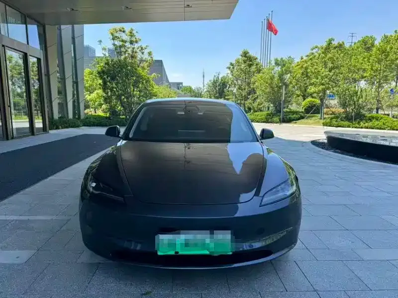 Tesla Model 3 — фото 5