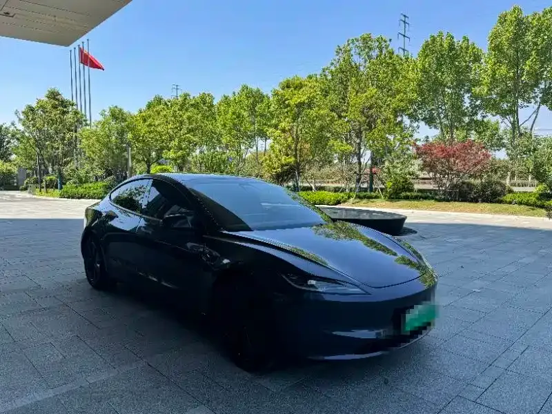 Tesla Model 3 — фото 2