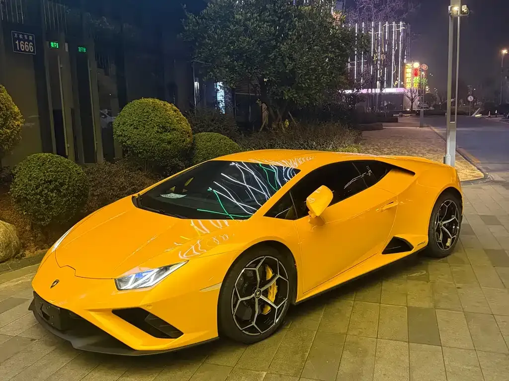 Lamborghini Huracan — фото 1