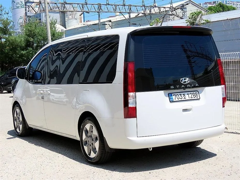 Hyundai Staria — фото 4