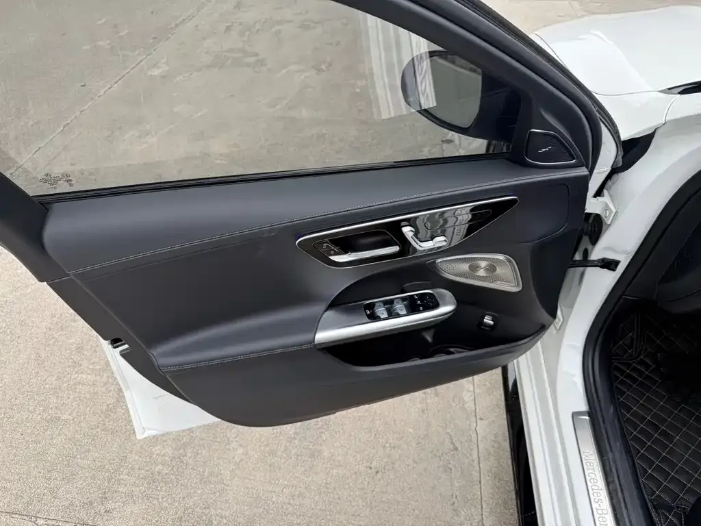 Mercedes-Benz C-Class — фото 3