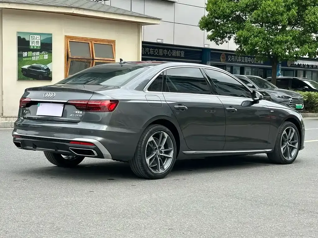 Audi A4L — фото 7