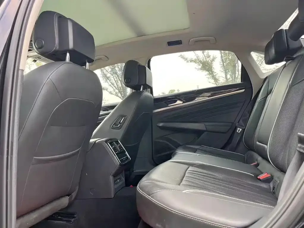 Volkswagen Passat 2022 из CN, фото 3