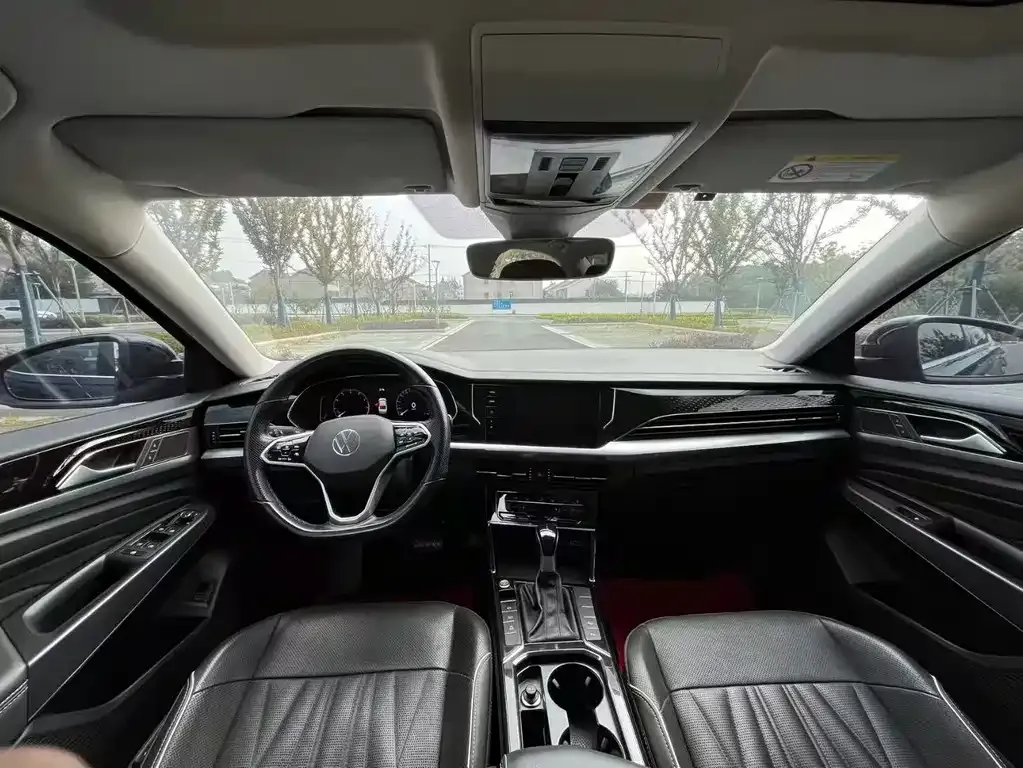 Volkswagen Passat 2022 из CN, фото 2