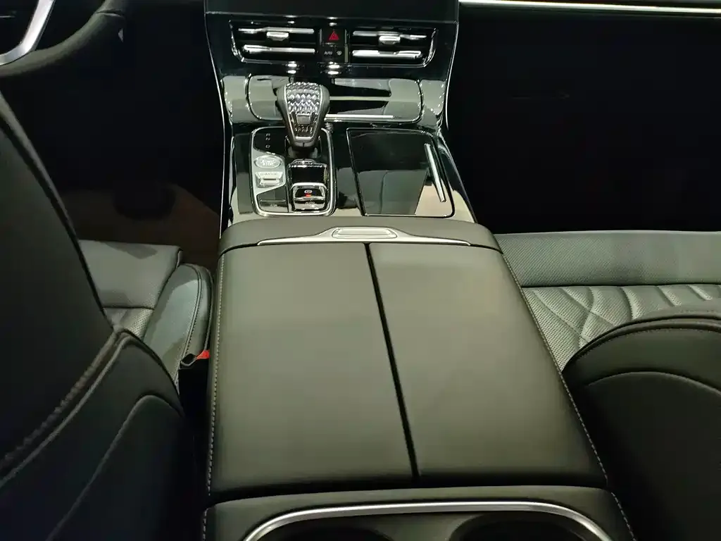 GAC Motor Trumpchi M8 — фото 10