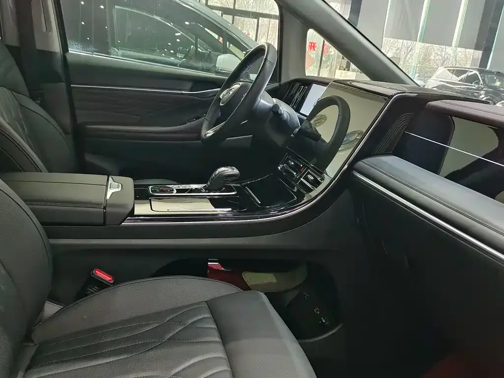 GAC Motor Trumpchi M8 — фото 3