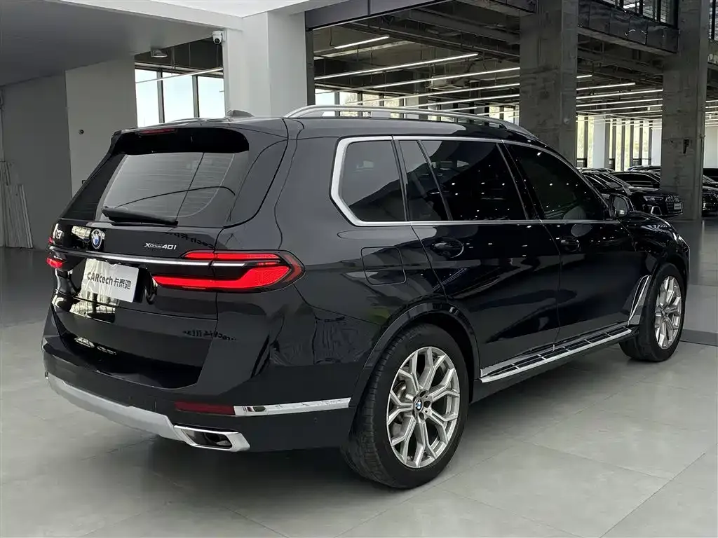 BMW X7 — фото 9