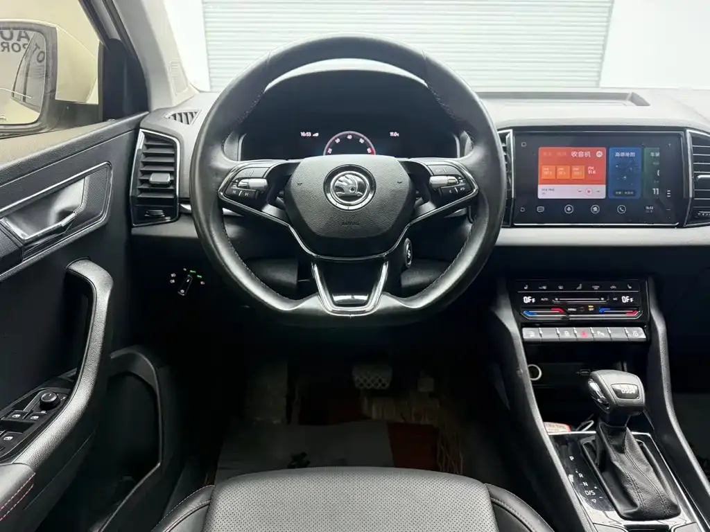 Skoda Karoq — фото 9