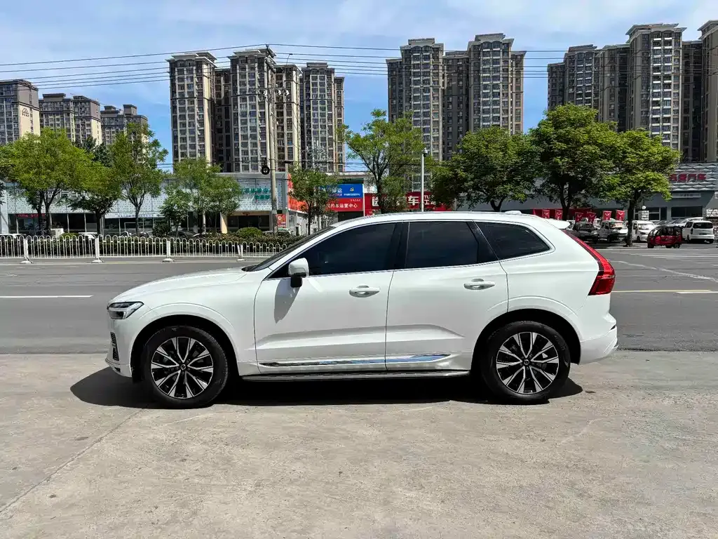 Volvo XC60 — фото 6