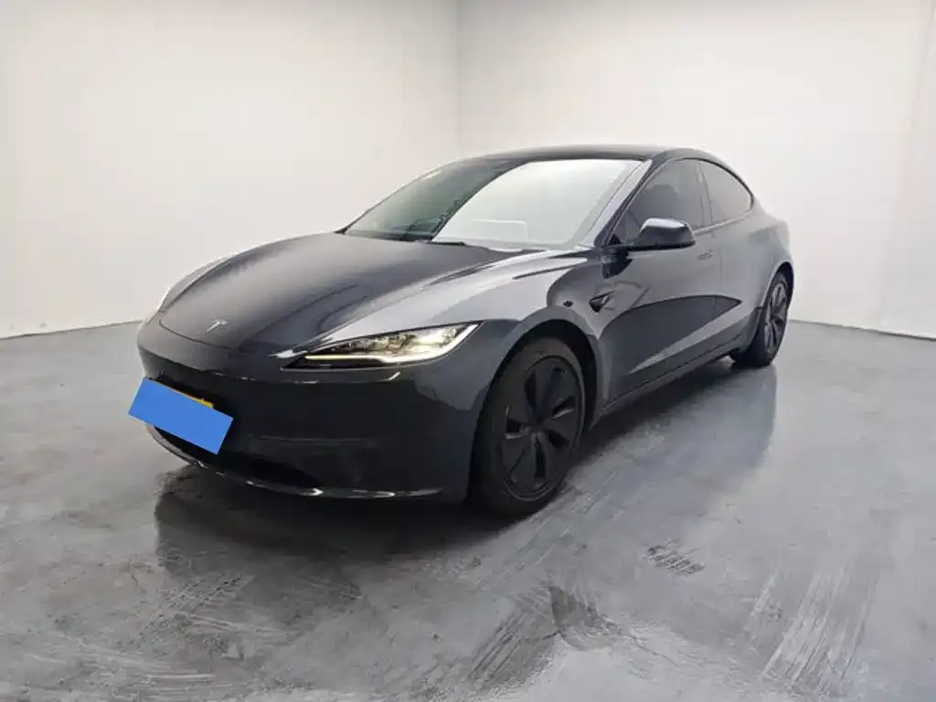 Tesla Model 3 — фото 1