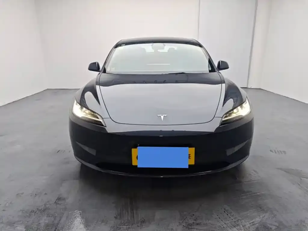 Tesla Model 3 — фото 10