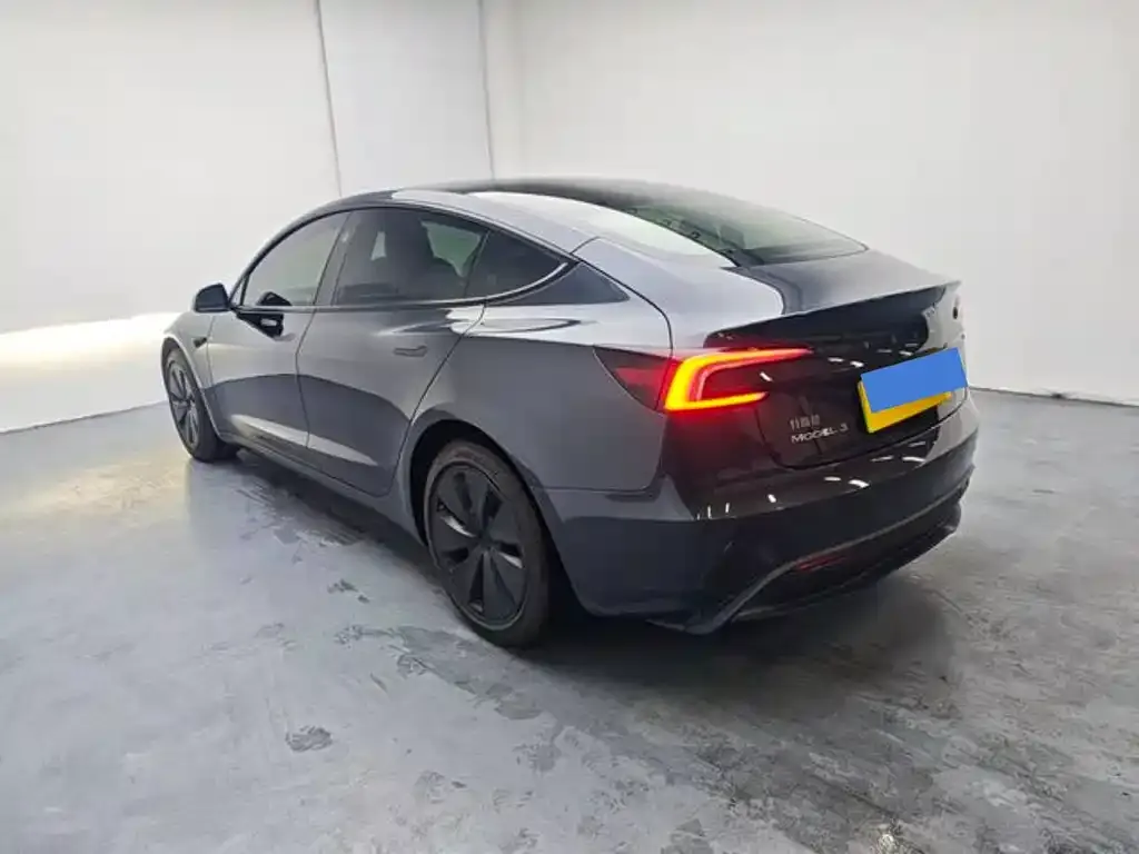 Tesla Model 3 — фото 6