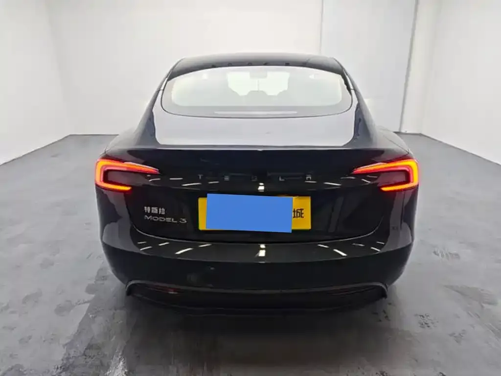Tesla Model 3 — фото 2