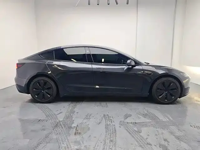 Tesla Model 3 — фото 7