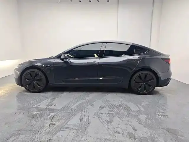 Tesla Model 3 — фото 3