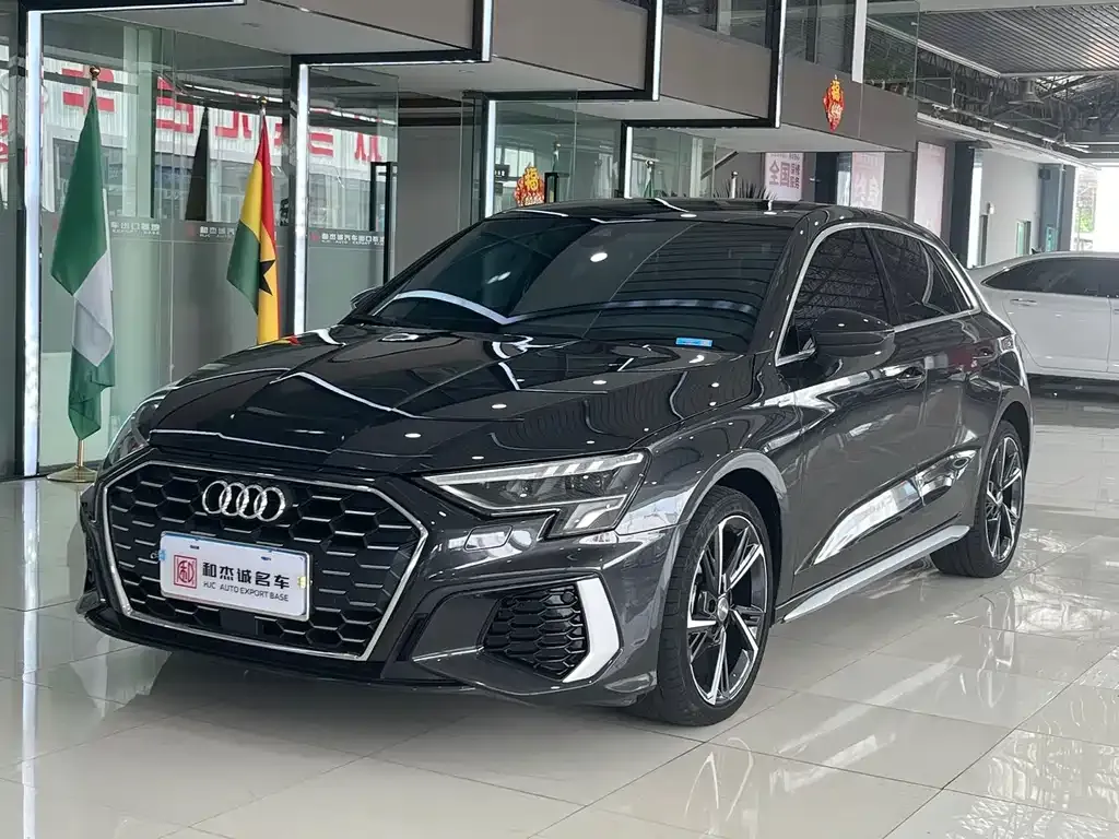 Audi A3 2023 из CN, фото 1