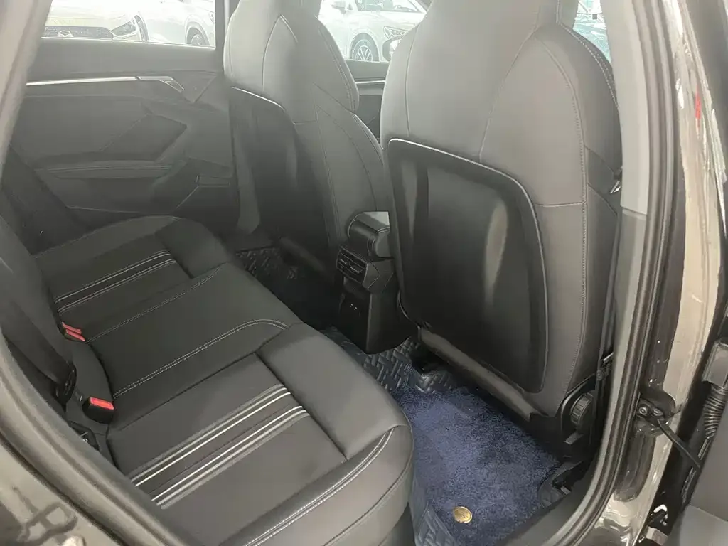 Audi A3 2023 из CN, фото 6