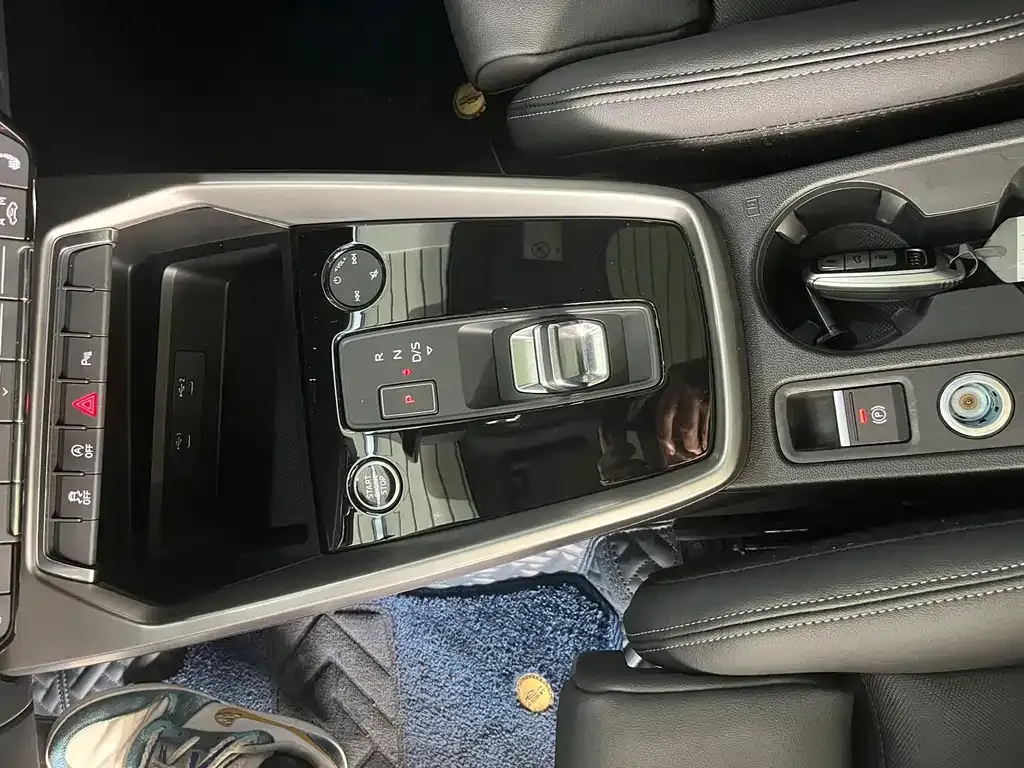 Audi A3 2023 из CN, фото 7