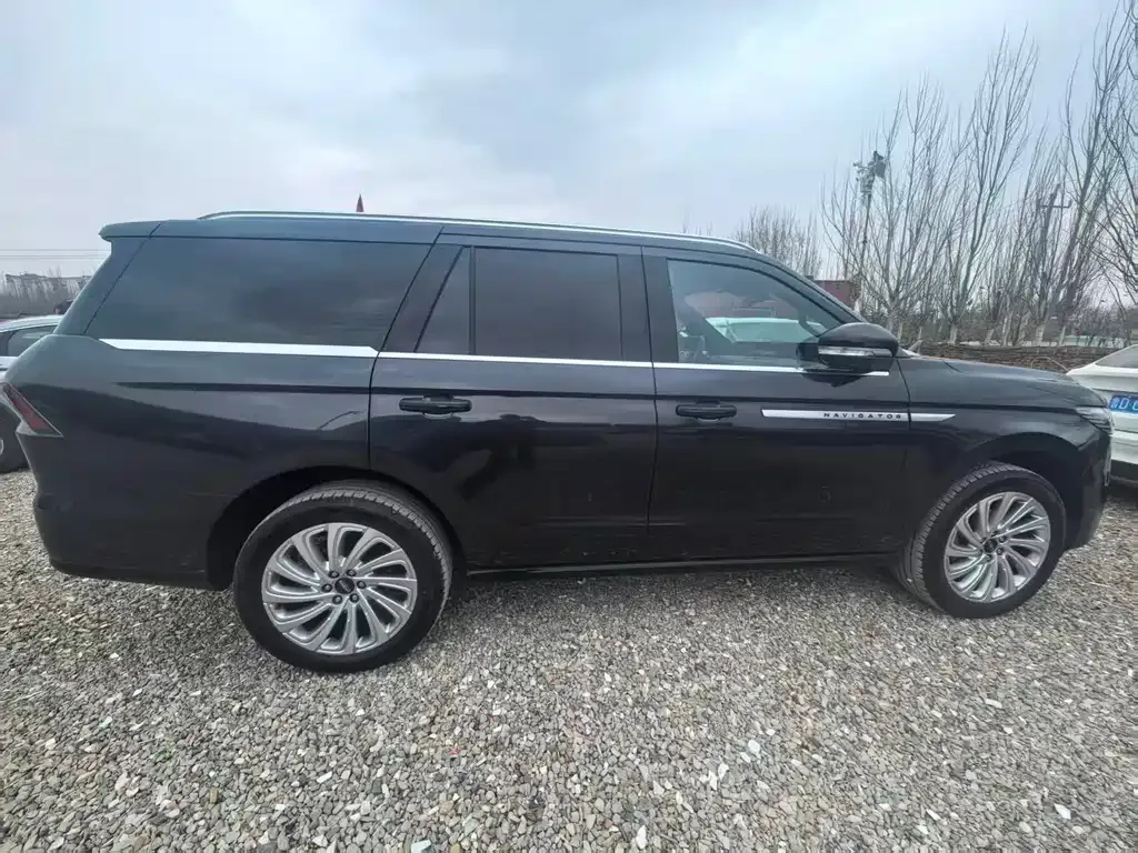 Lincoln Navigator 2025 из CN, фото 2
