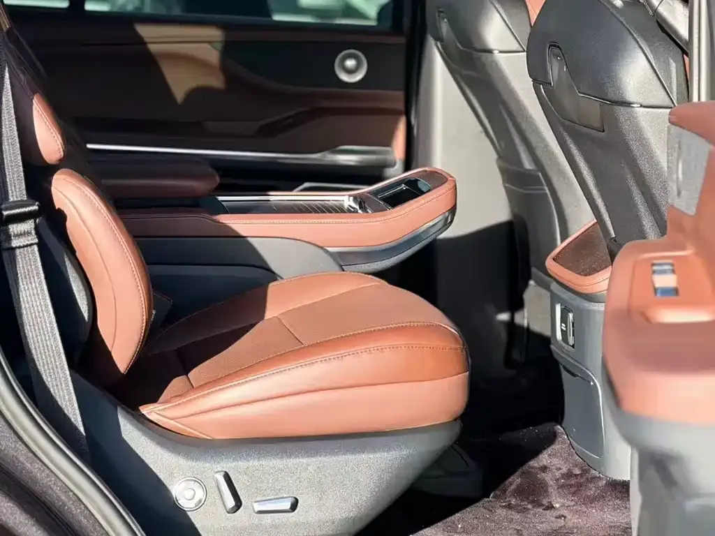 Lincoln Navigator 2025 из CN, фото 5