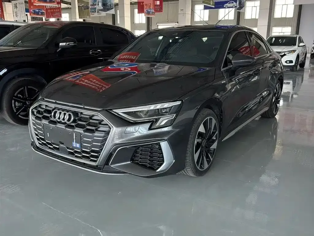 Audi A3 — фото 1
