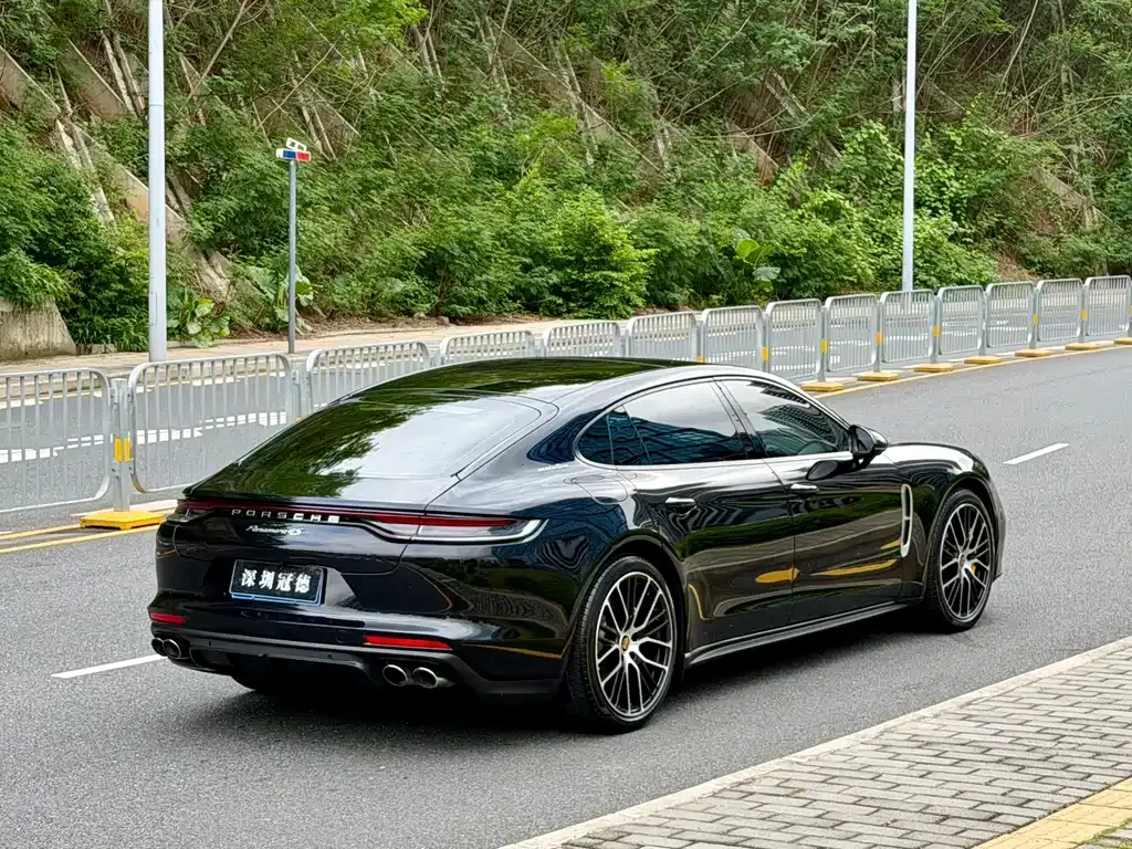 Porsche Panamera 2022 из CN, фото 9