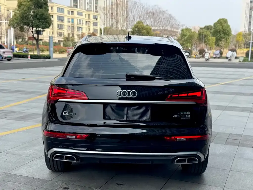 Audi Q5L — фото 7