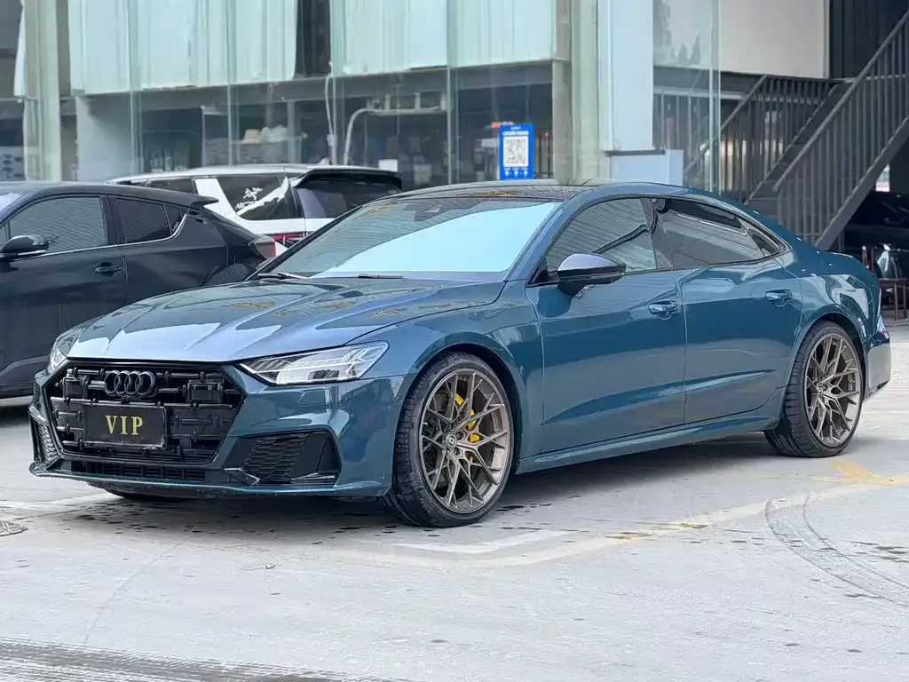 Audi A7L — фото 1