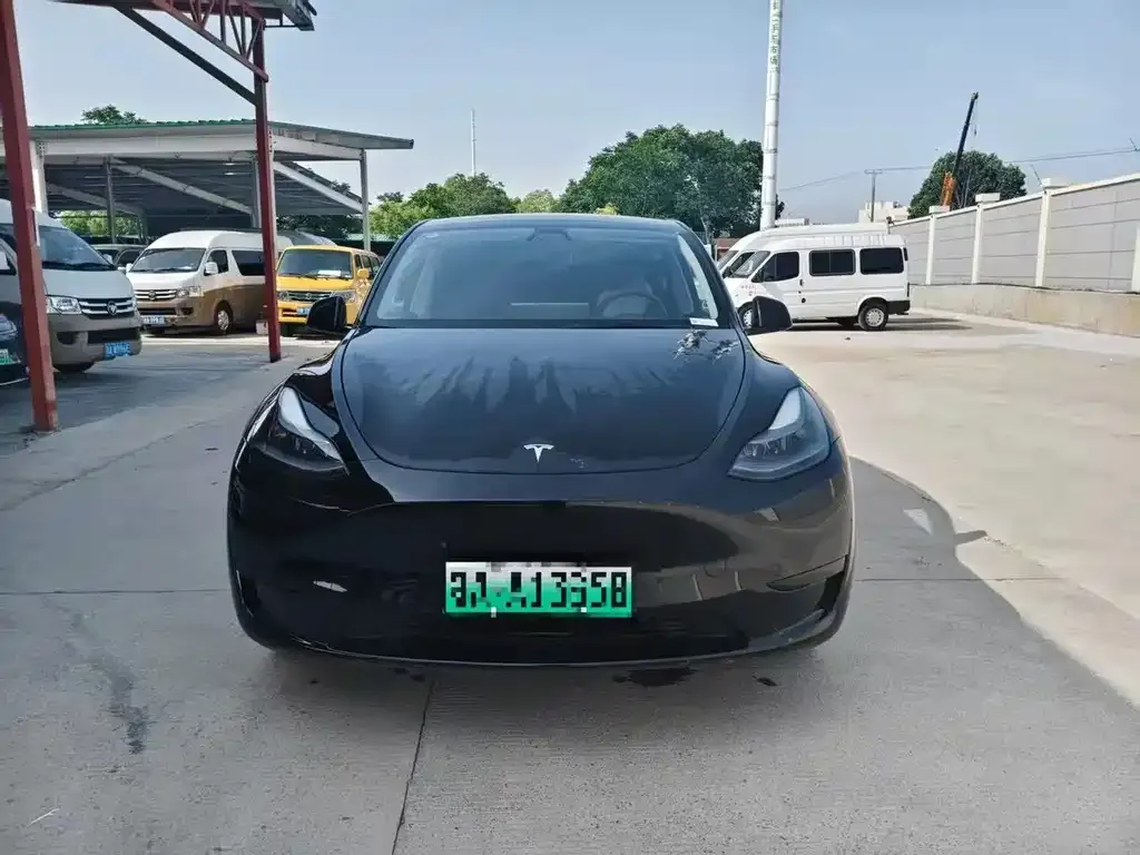 Tesla Model Y — фото 8