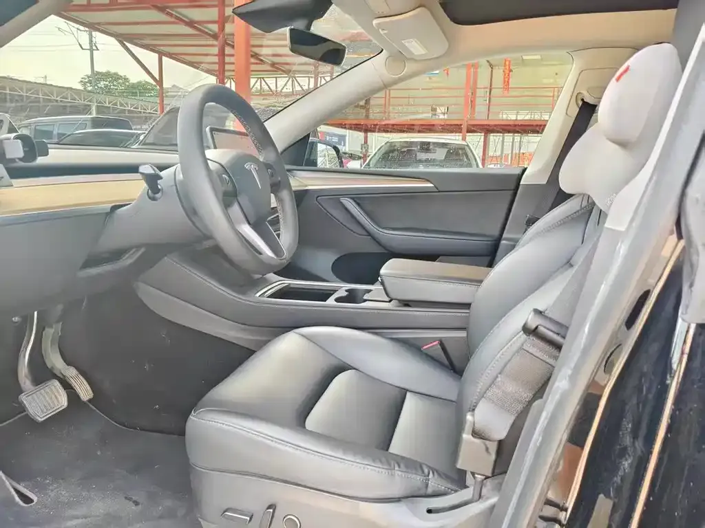 Tesla Model Y — фото 4