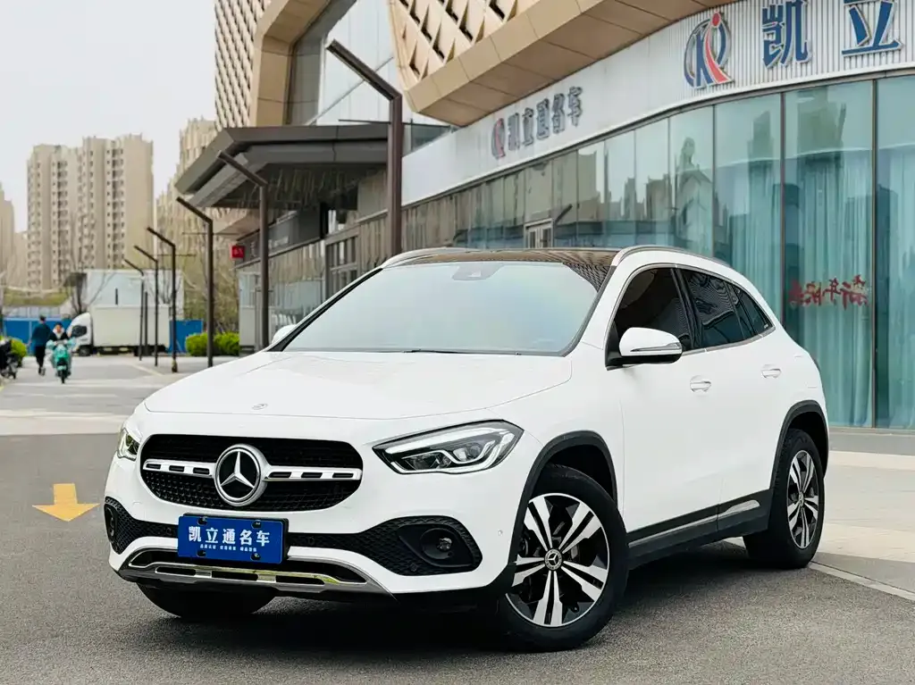 Mercedes-Benz GLA — фото 1